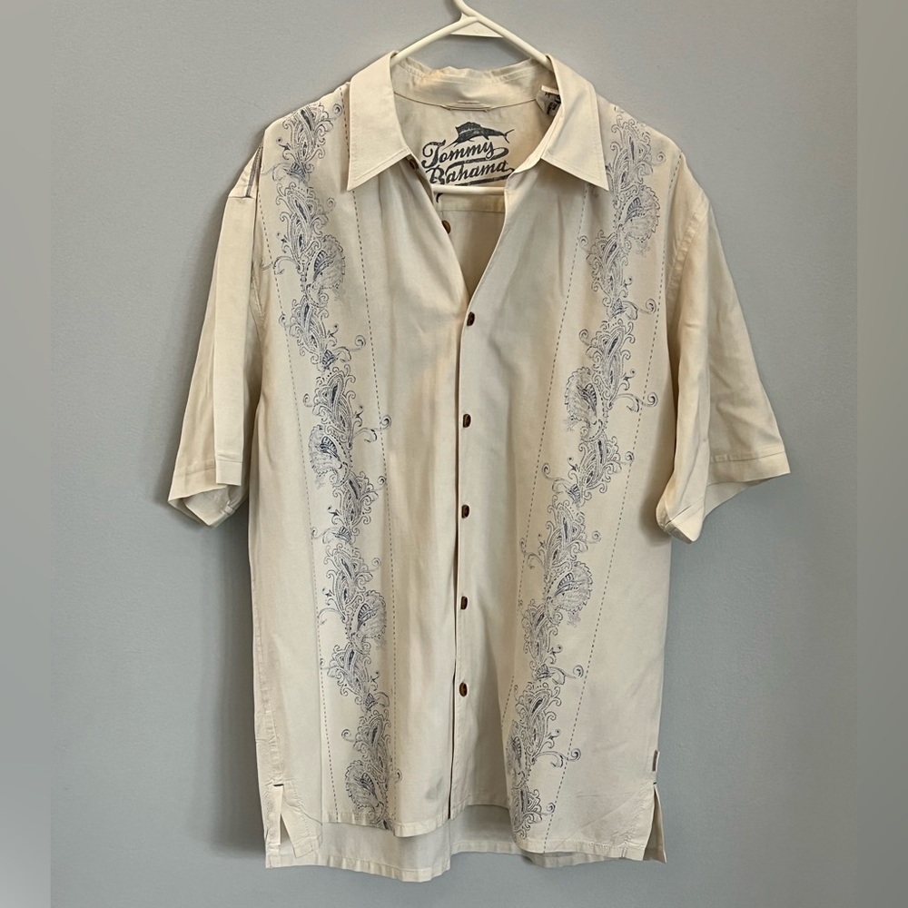 Men’s cream Tommy Bahama shirt sleeve button up.